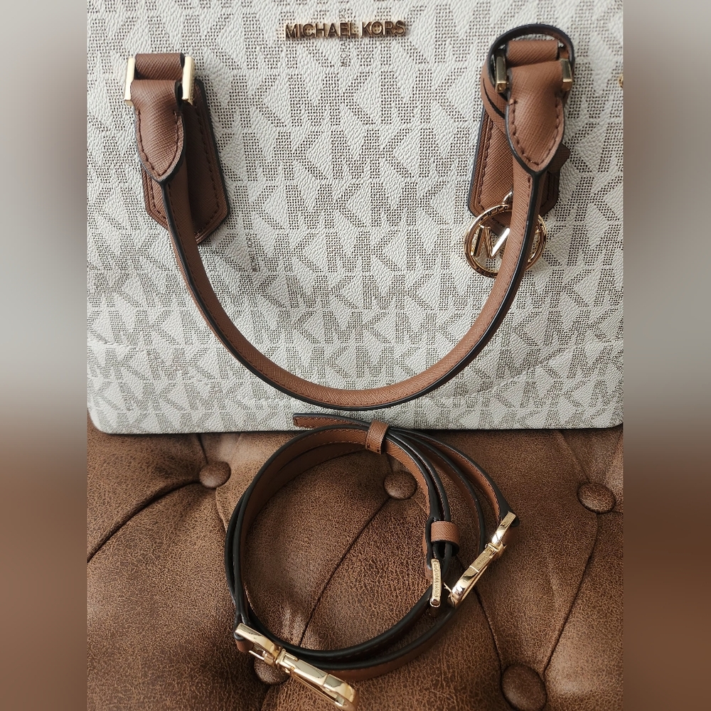 Michael Kors Lynn vanilla handbag/crossbody purse - Picture 4 of 12